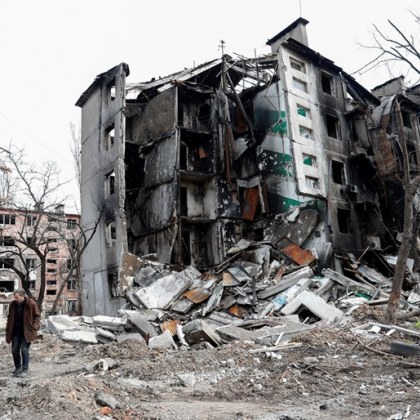 Руските атаки срещу обсадения южен пристанищен град Мариупол продължават Украинските
