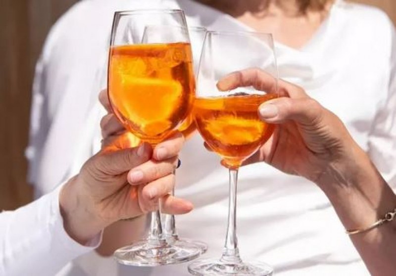 Как влияе на здравето алкохолът? Ефектът на бялото вино изненадва
