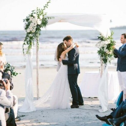 Сватбеният туризъм на Острова на Афродита се възстановява след две