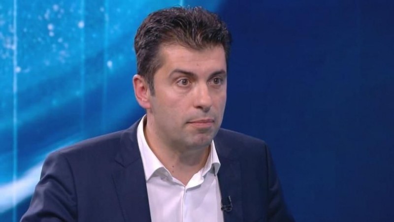 Премиерът Петков честити Великден