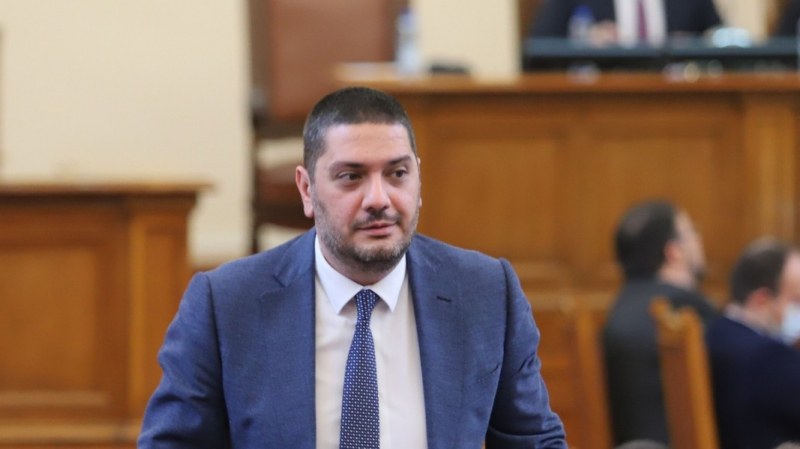 ГЕРБ: 600 000 боеприпаса са изнесени за Украйна с два полета