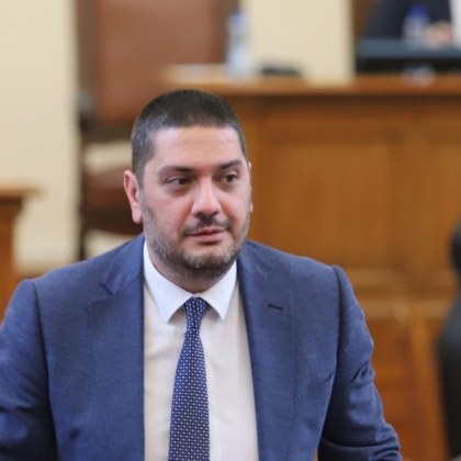 ГЕРБ: 600 000 боеприпаса са изнесени за Украйна с два полета