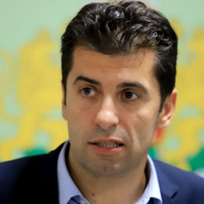 Кирил Петков обяви кампания за набиране на средства за Украйна