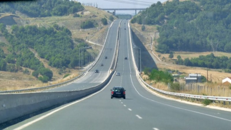 В Гърция ще глобяват за каране под минимална скорост на магистралите