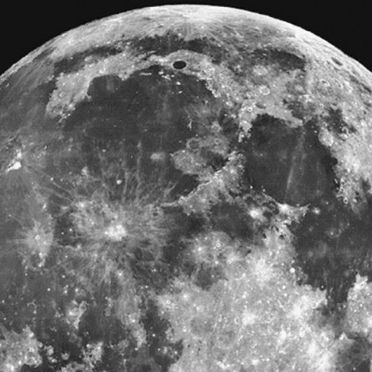 Смята се че Луната се е образувала когато обект с