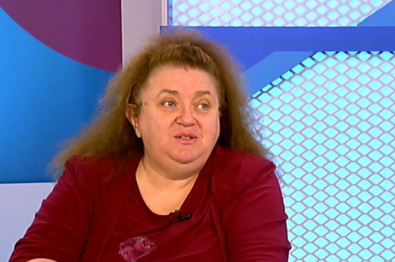 Вирусолог: Коронавирусът не изчезва, а продължава да мутира