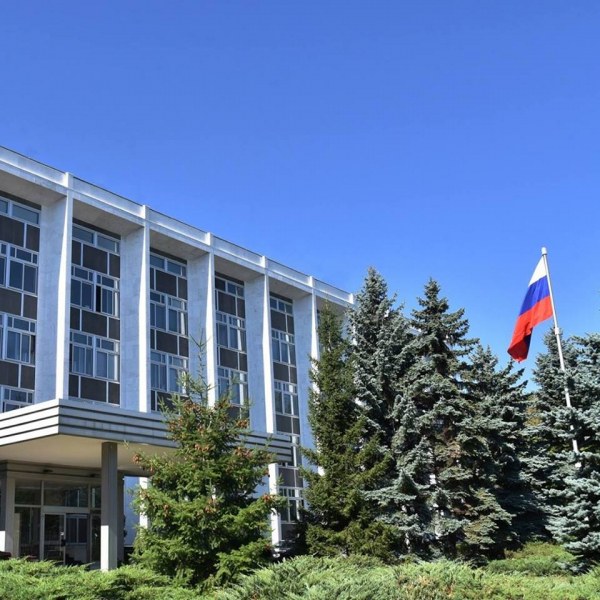 Руското посолство препоръча на Кирил Петков да посети и ДНР, и ЛНР