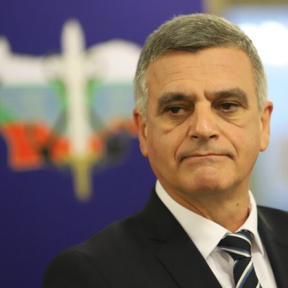 Бившият служебен министър председател и доскорошен военен министър Стефан Янев избра