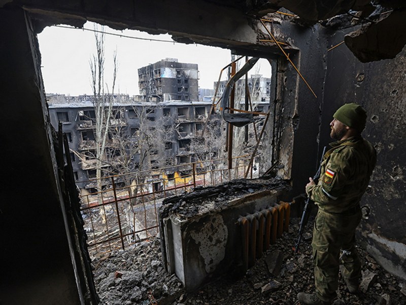 Първите цивилни напуснаха подземията на Азовстал в Мариупол ВИДЕО+СНИМКИ