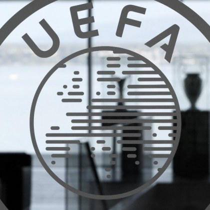 Европейската футболна централа УЕФА обяви че руските футболни клубове няма