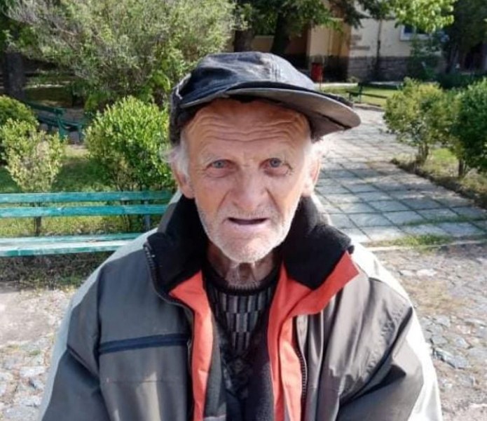Пожар изпепели къщата на мъж от Пазарджишко, нуждае се от добрина СНИМКИ