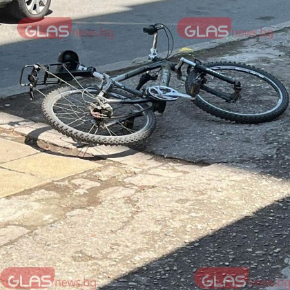 Лек автомобил блъсна колоездачка пред Военна болница в Пловдив преди минути Млад