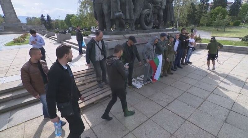 Отново бой до Паметника на Съветската армия ВИДЕО
