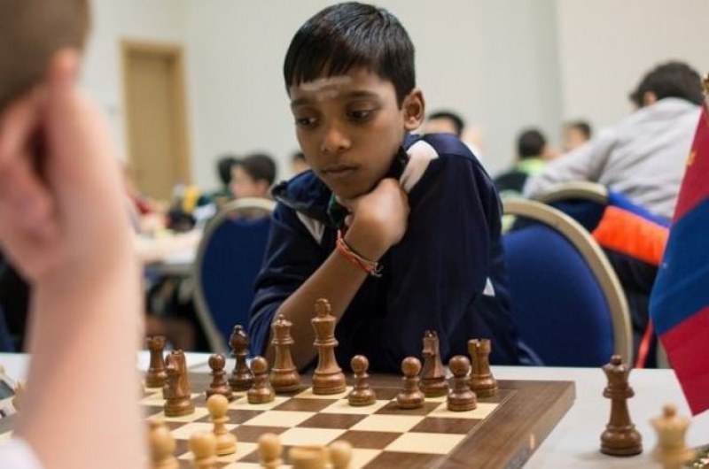 16-годишният вундеркинд, който матира световния шампион по шах и отиде да поспи