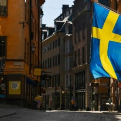 Шведските власти заявиха днес че временно възобновява граничния контрол на