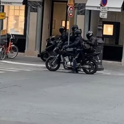 Въоръжени обраха посред бял ден луксозен бутик ВИДЕО