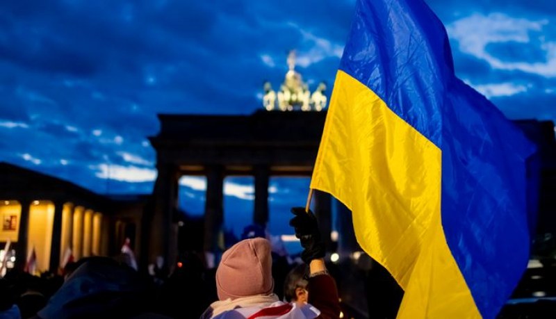 Конфискуваха украинско знаме в Берлин. Защо?