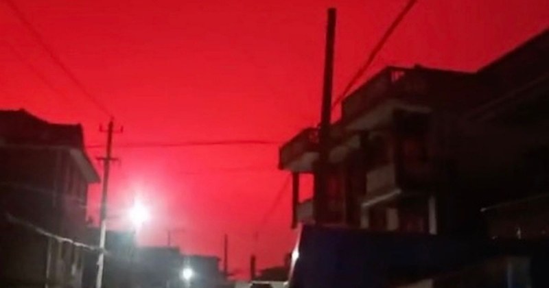 Феноменът кървавочервено небе над Шанхай предизвика страх СНИМКИ и ВИДЕО