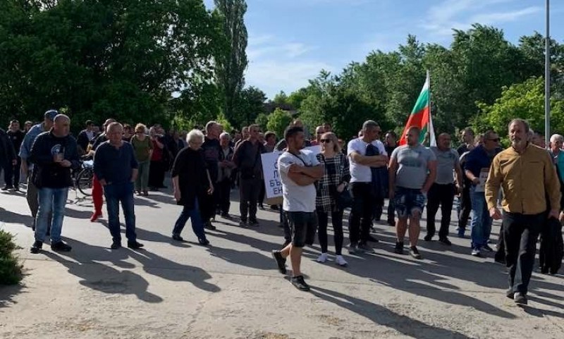 Енергетици на протест. Работещите в „ТЕЦ Марица 3” в Димитровград