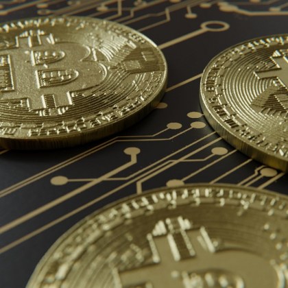 Продадоха тристаен апартамент за три биткойна