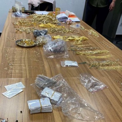 Служители от Митница Бургас откриха 7279 40 грама златни накити