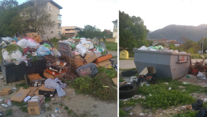 Контейнери преливат от боклуци на карловска улица