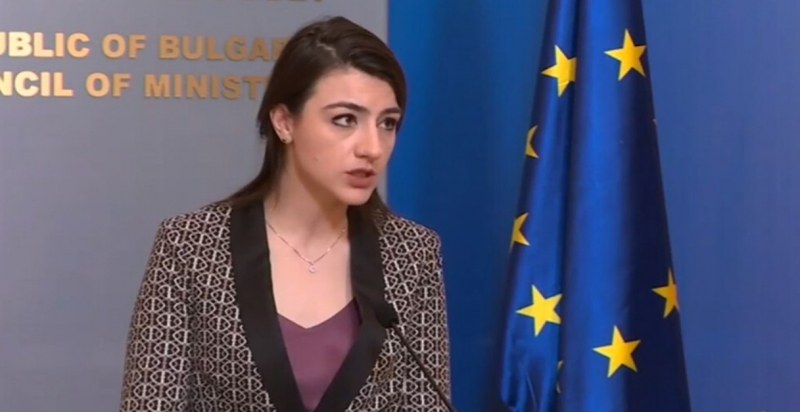 Лена Бориславова: С президента има различия, не сме Северна Корея