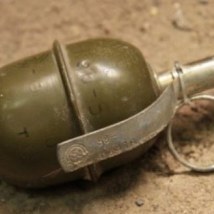 Мъж откри граната в къщата си в Кюстендил съобщиха от