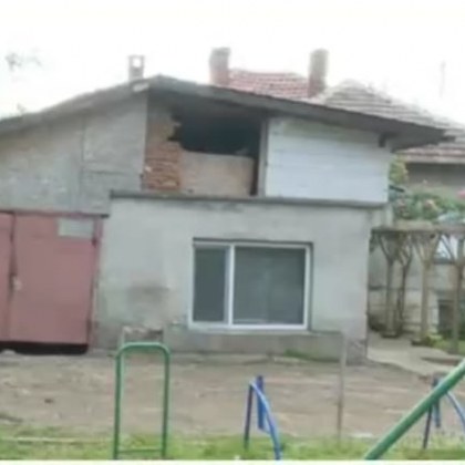 Искат да изселят мъжа, нападнал младо момче в Русенско