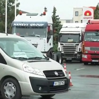 Напрежение се нагнети на протеста на превозвачите в Бургас Стигна
