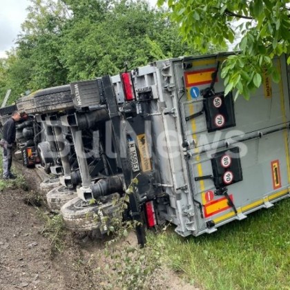 Катастрофа с камион е станала на обходния път на Враца