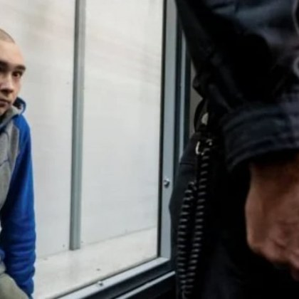 Първият руски войник съден в Украйна за военни престъпления по