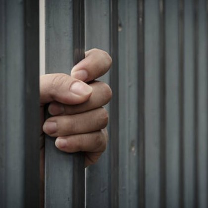 36 годишна столичанка е осъдена на затвор за присвояване на пари
