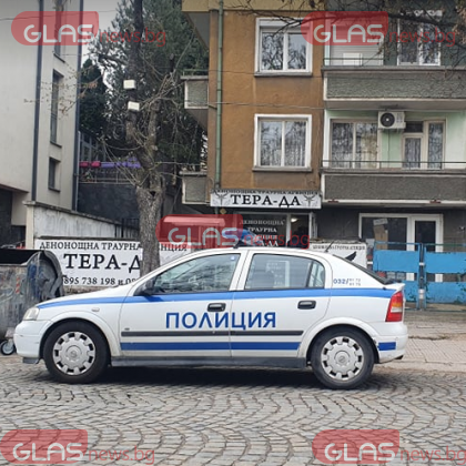 Млад мъж е задържан от полицията в Дупница защото държал