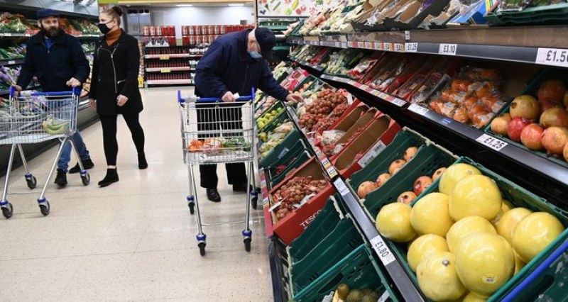 Портмонетата вече са празни: Инфлацията изправя британци на прага на бедността