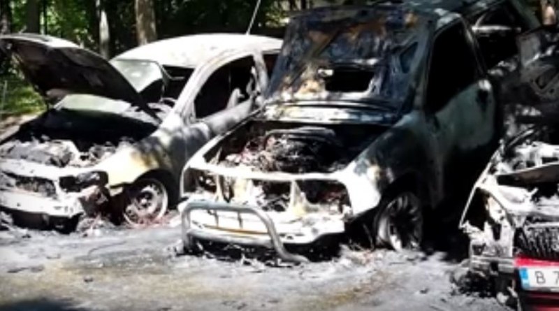 Подпалиха кола с украински номера, изгоряха още два автомобила