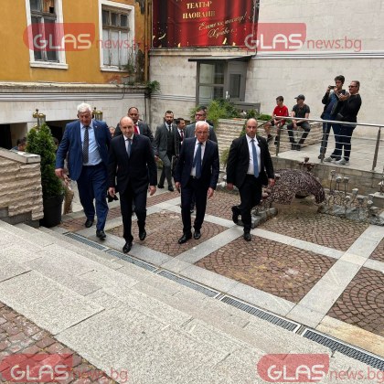 Румен Радев награди Пловдивския университет за 60-та годишнина