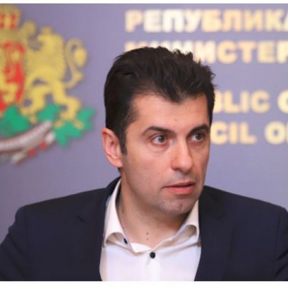 Парламентарната група на ДПС твърди че премиерът Кирил Петков отправил