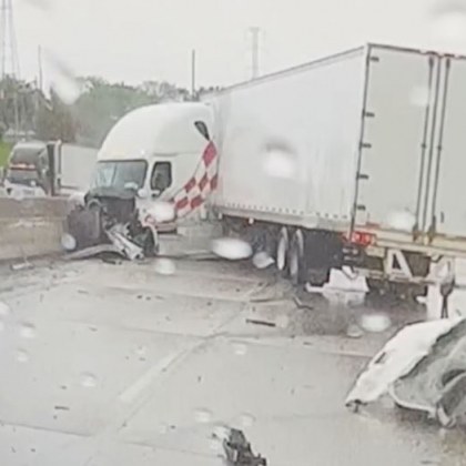 Тежък инцидент с камион е станал на магистрала в събота