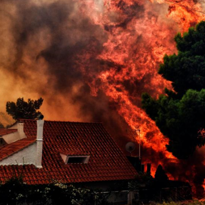 Пожар в Гърция е унищожил хуманитарна помощ за Украйна Помощта е