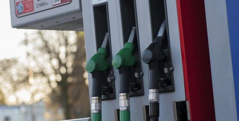 Чуждестранните шофьори ще плащат по-скъпо гориво в Унгария