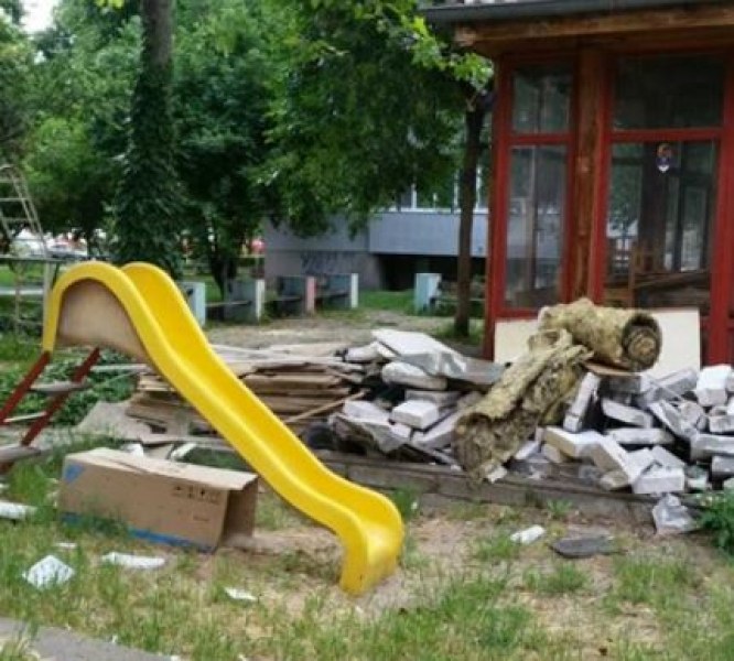 Нарушител, който системно трупа строителни отпадъци на детска площадка, е