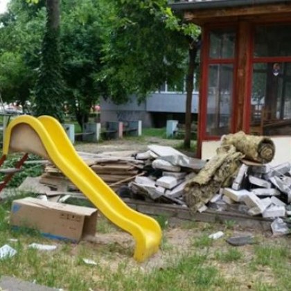 Нарушител който системно трупа строителни отпадъци на детска площадка е