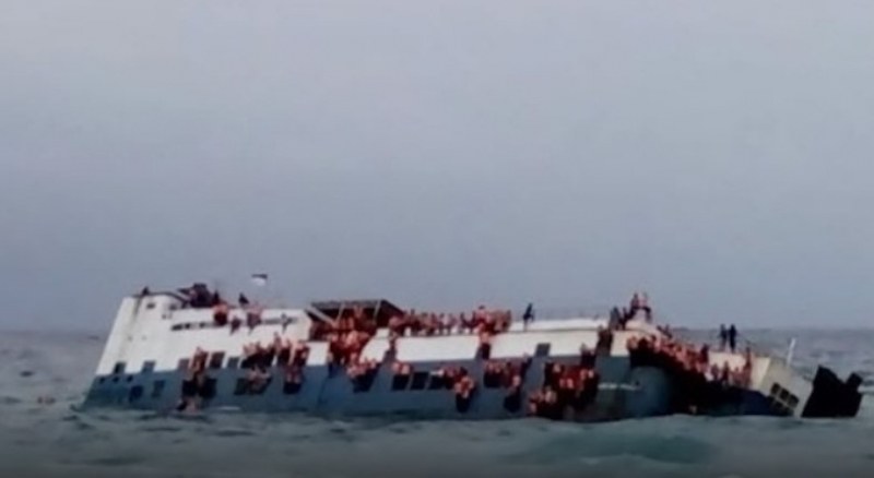 26 души в неизвестност, причината - потънал кораб с 43-ма души на борда СНИМКИ