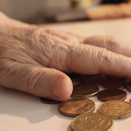 Таванът на пенсиите се вдига от 1500 на 2000 лева