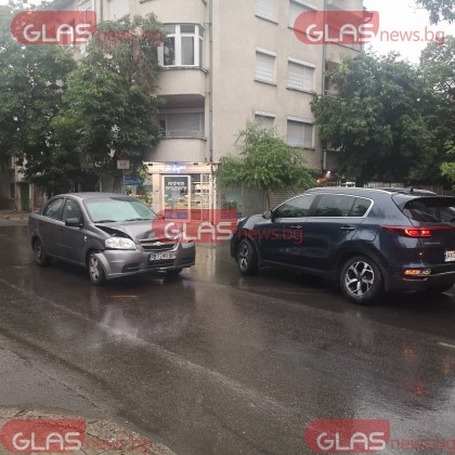 Катастрофа е станала преди минути в Пловдив на ул Оборище и Средец