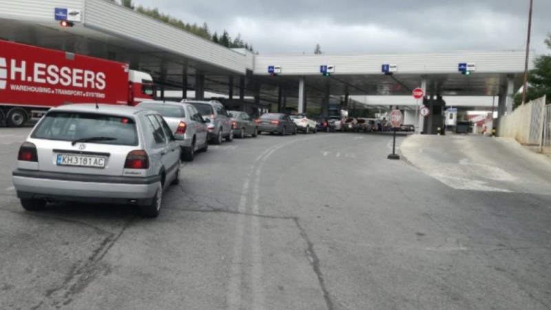 Срив в системата предизвика опашка на ГКПП 