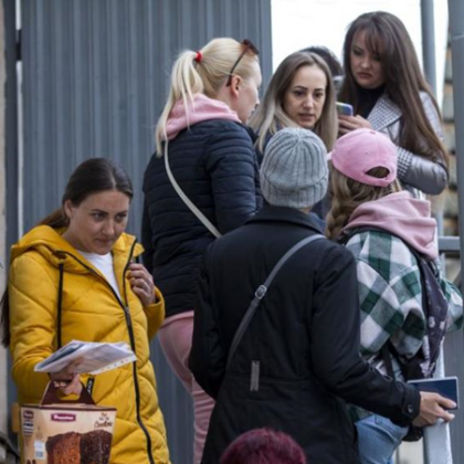 Точно 1200 украински бежанци от общо 1600 настанени в хотел