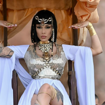 Назад във времето и в епохата на фараоните ни пренася