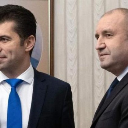 Радев и Петков отиват на среща с Макрон? За какво ще разговарят?